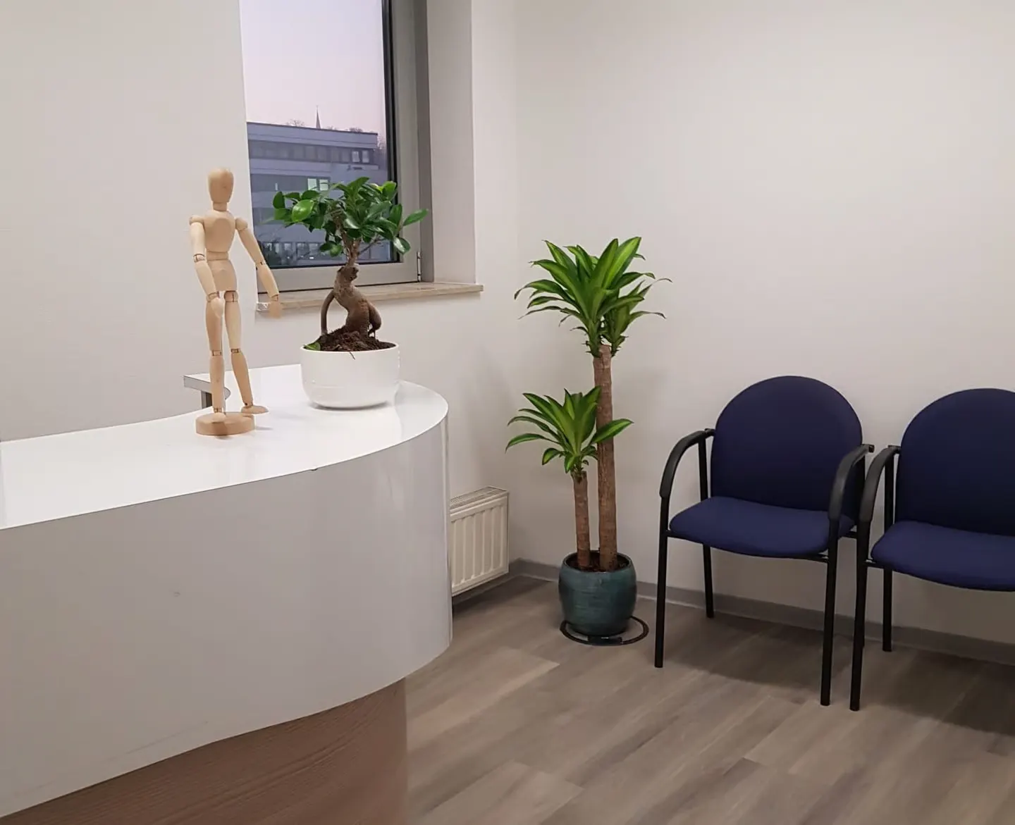 Eingang der Physiopraxis Emans in Mönchengladbach